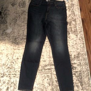NWT Old Navy Dark Wash Super Skinny Jeans